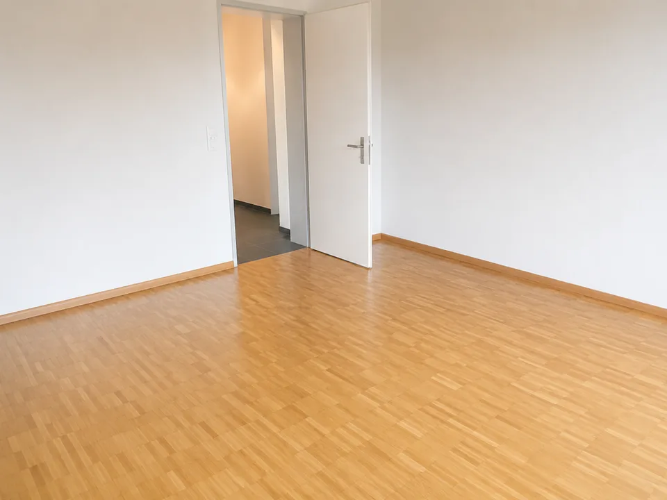 Moderne 3.5-Zimmerwohnung mit eig. Waschturm