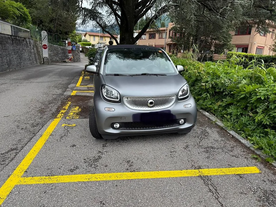 Parkplatz in Wohngegend