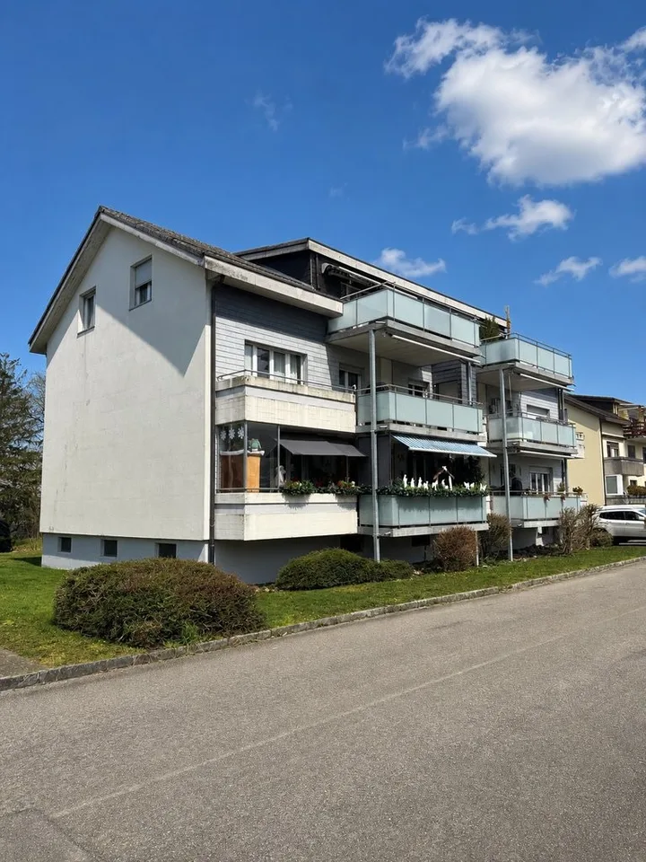 Schöne 4.5 Zimmerwohnung in Arch zu vermieten !