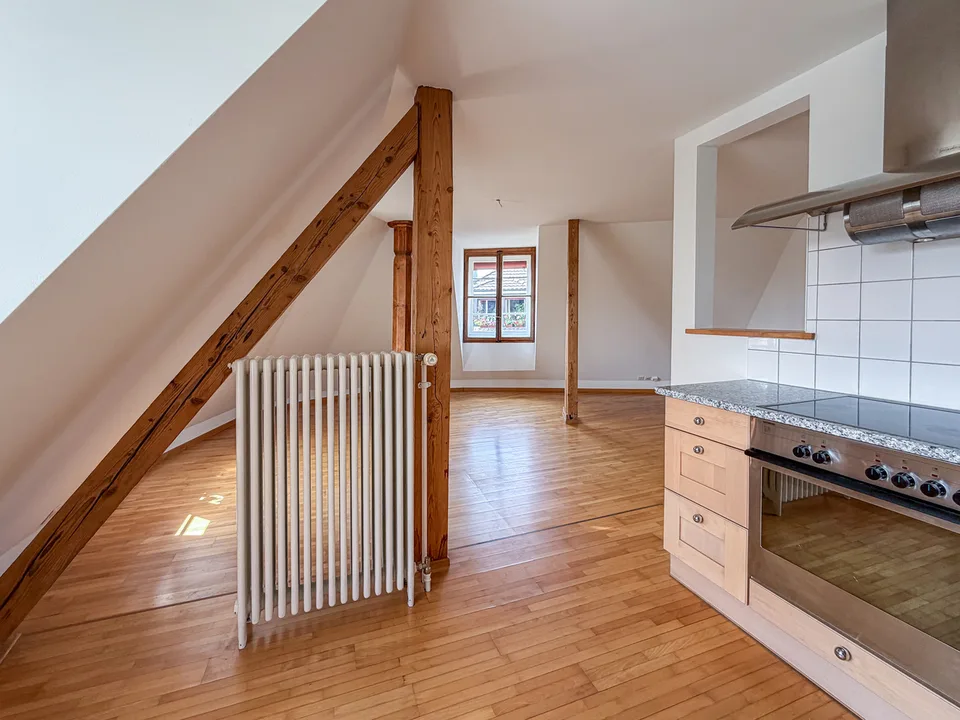 CHARMANTE 3.5-ZIMMER-DACHWOHNUNG AUF ZWEI ETAGEN MITTEN IN BERN