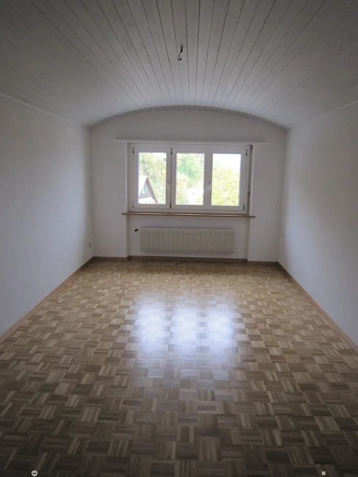 Incantevole appartamento di 3,5 locali all'ultimo piano con vista panoramica a Biel