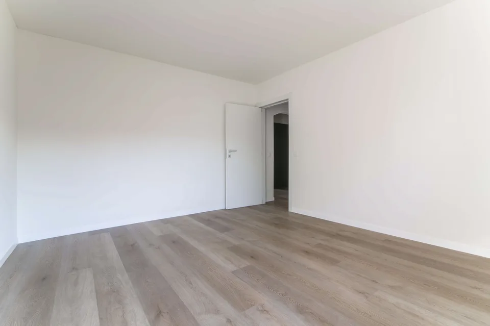 Exklusives 3.5-Zimmer-Wohnung in Breganzona, renoviert mit hochwertigen Ausstattungen – Foto 8 von 11