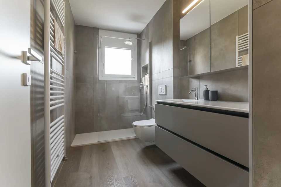 Exklusives 3.5-Zimmer-Wohnung in Breganzona, renoviert mit hochwertigen Ausstattungen – Foto 10 von 11