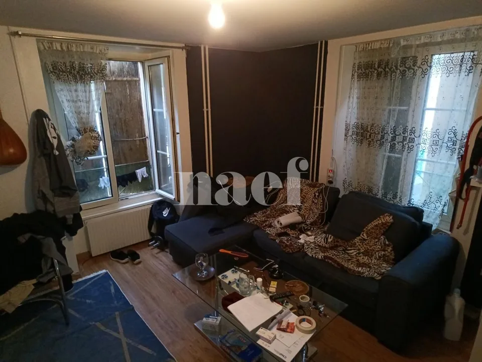 Appartement situé au centre ville, dans la zone piétonne.