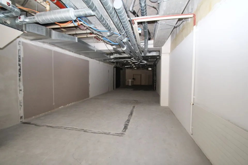 Spazio commerciale al pianterreno situato nel centro di Neuchâtel