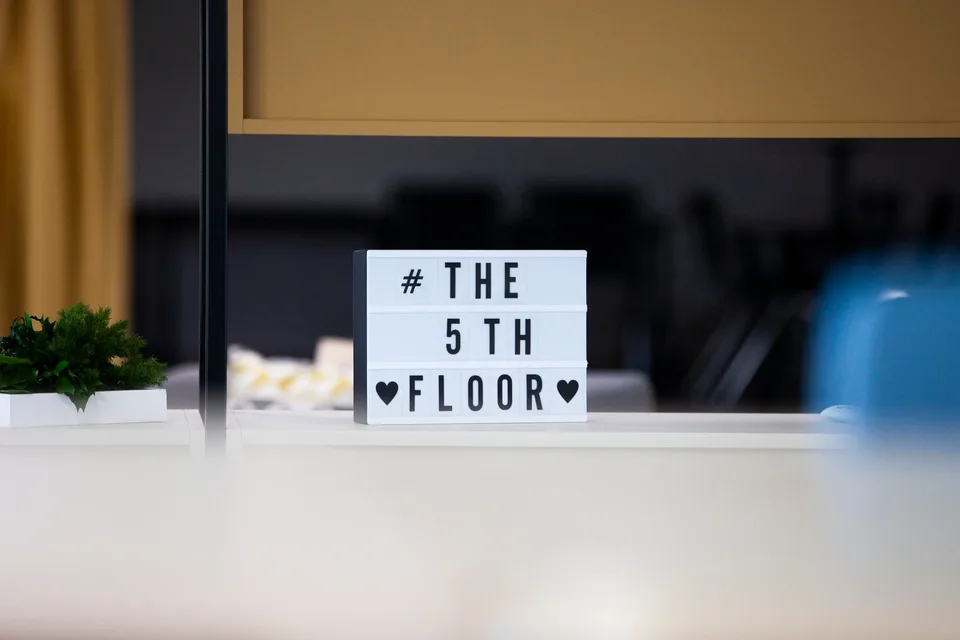 DOUBLE CUBICLE FROM CHF 699 - NO DEPOSIT