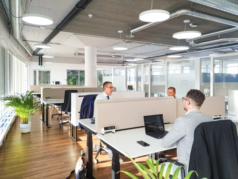 DOUBLE CUBICLE FROM CHF 699 - NO DEPOSIT
