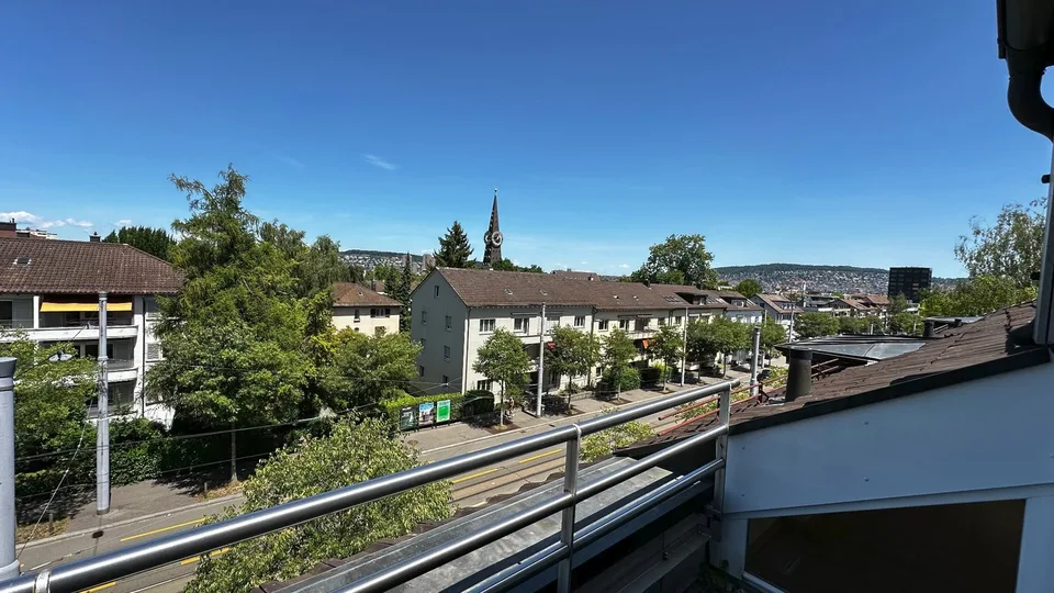 2.5-Zimmer-Dachwohnung im Loftstil zu vermieten