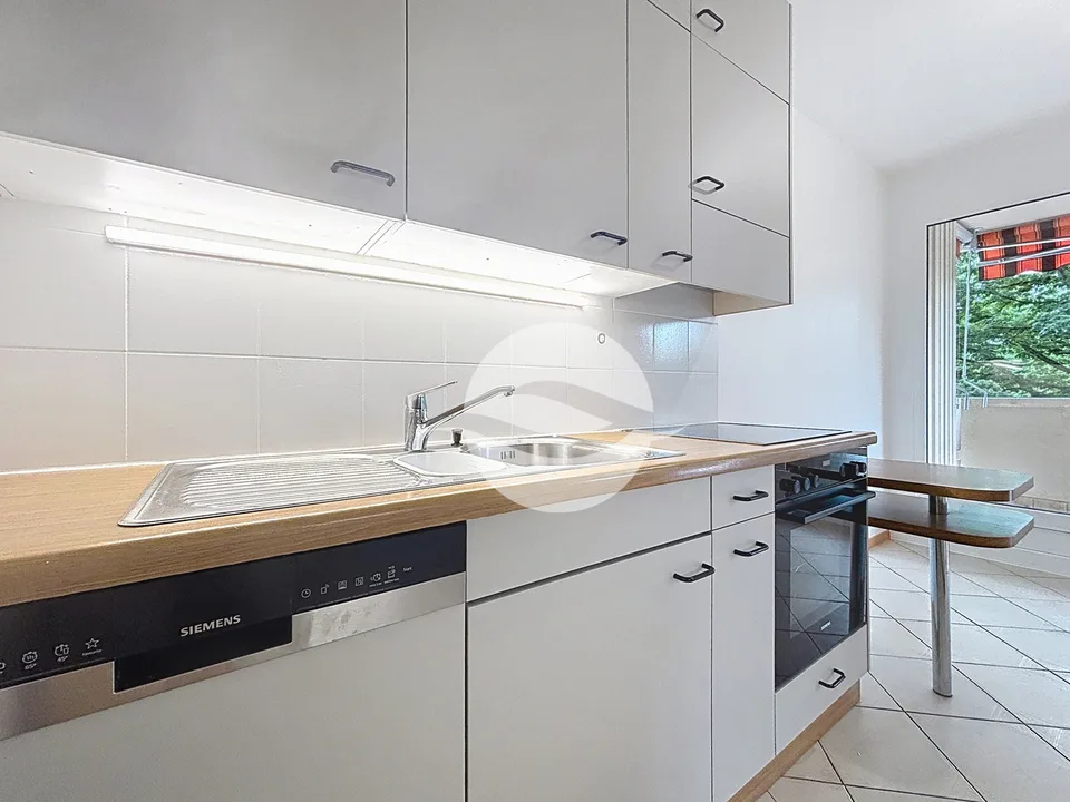 Bell'appartamento di 4 locali in un quartiere calmo e residenziale