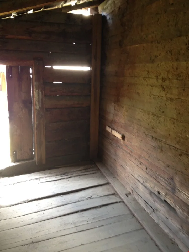 Lager/Stall in Milachru - Stalden – Foto 6 von 12