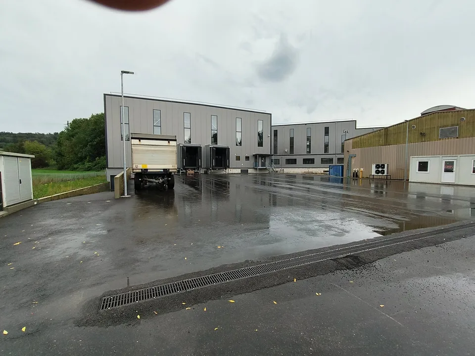Noleggio di spazi di produzione/magazzino/ufficio come nuovi