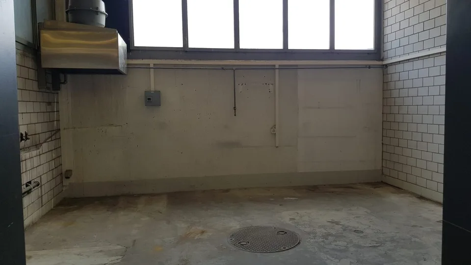 In una buona posizione commerciale di fronte all'ex edificio Jemoli. – foto 6 di 10
