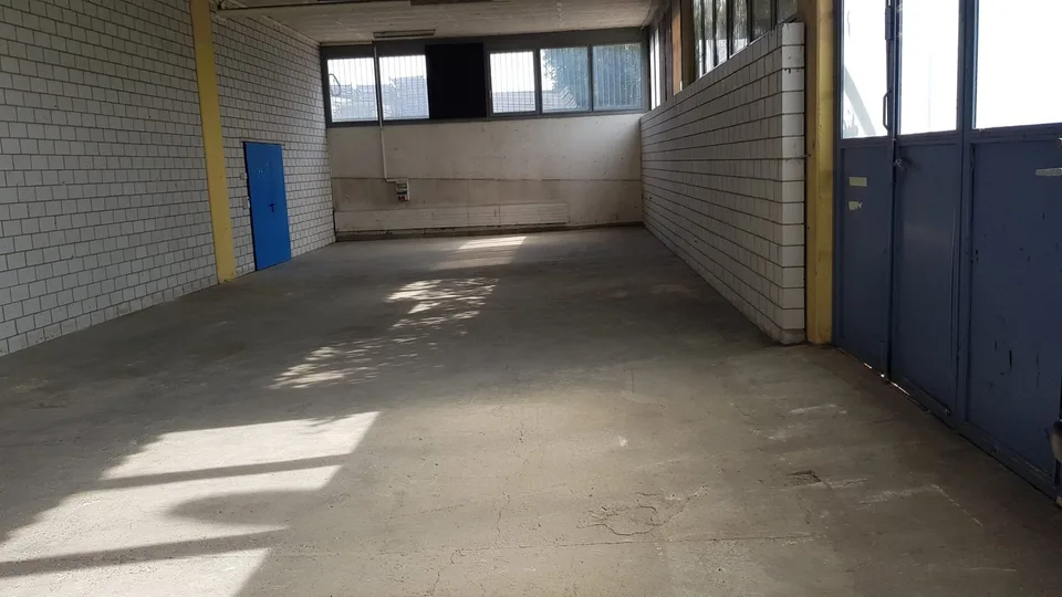 In una buona posizione commerciale di fronte all'ex edificio Jemoli. – foto 7 di 10