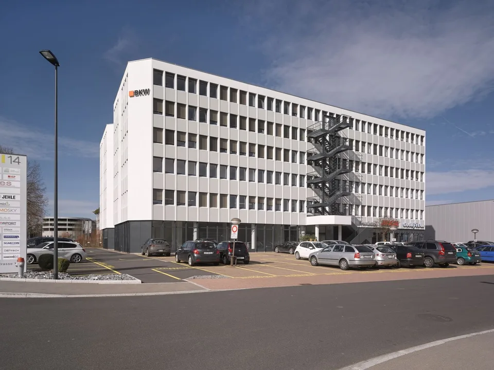 Perfekter Anschluss an das öV- und Strassennetz: 166 m2 Büroraum