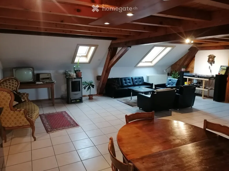 Zimmer 12m2 WG mansardiert schöne Aussicht abgelegene Farm Landschaft
