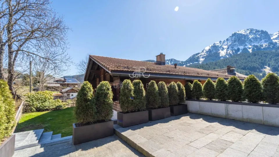6 Zimmer Chalet in Rougemont | UrbanHome