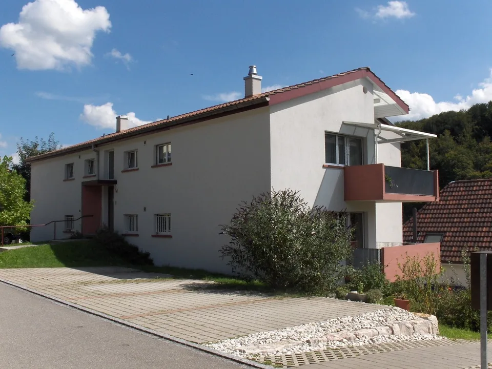 Parkplatz im Freien zu vermieten