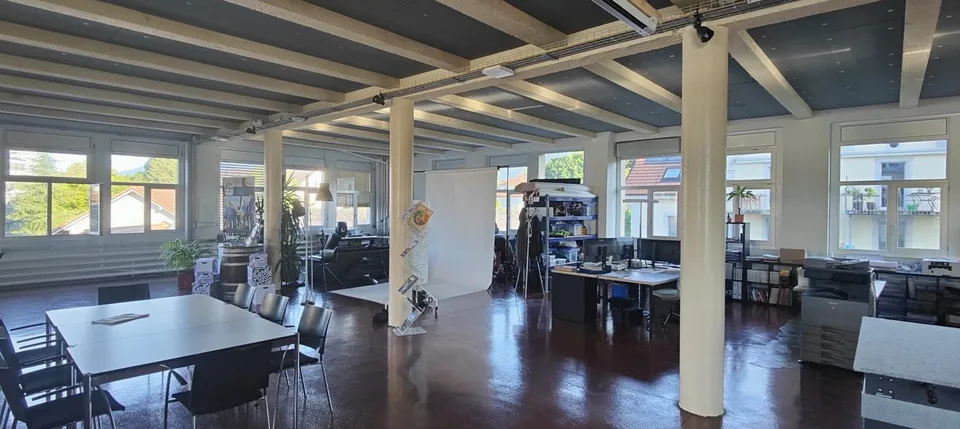 Hall avec colonnes pour démarrer - dans le ÖUFI AREAL !