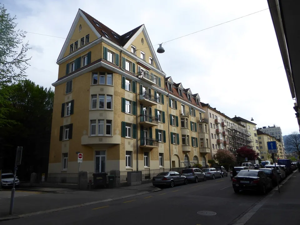 Charmante 2-Zimmer-Dachmaisonnette mit Dachterrasse