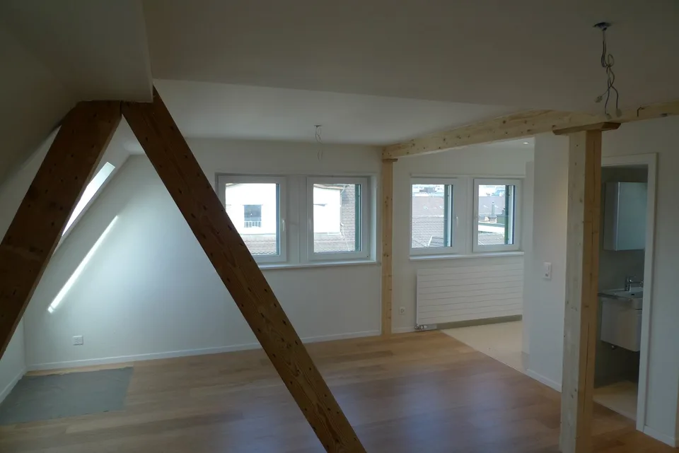 Charmante 2-Zimmer-Dachmaisonnette mit Dachterrasse