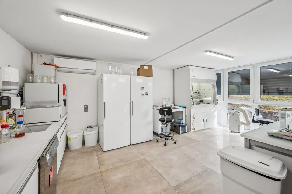Laboratoriumsfläche mit Büros zur Miete – Chavornay – Foto 9 von 9