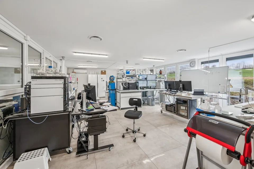 Laboratoriumsfläche mit Büroräumen zur Miete – Chavornay