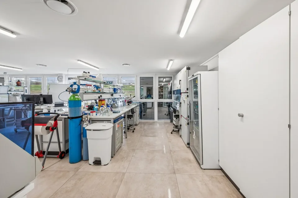 Laboratoriumsfläche mit Büroräumen zur Miete – Chavornay