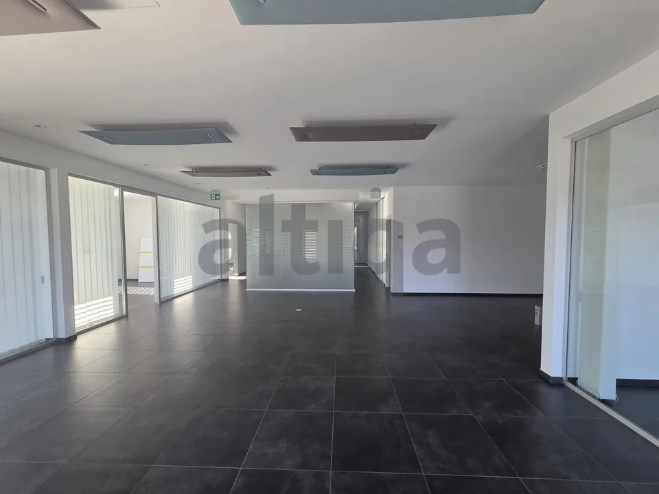 AFFITTASI UFFICI A MANNO  CENTRO AMBROSART B