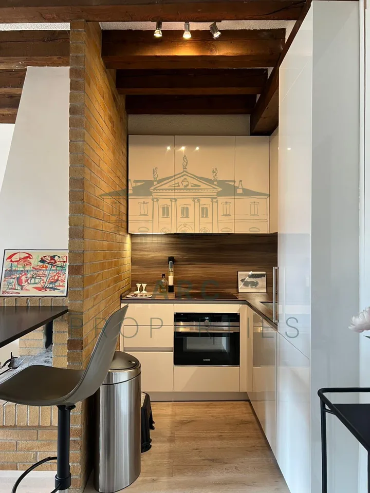 EAUX-VIVES - APPARTEMENT ENTIÈREMENT RÉNOVER