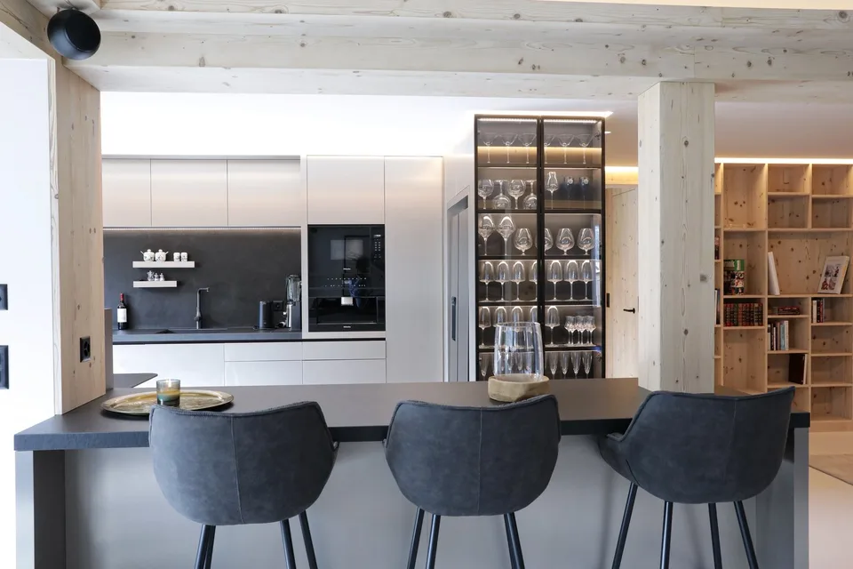 Appartamento di Lusso in Stile Chalet nella Migliore Posizione a St. Moritz. Prenotabile da 2 Notti