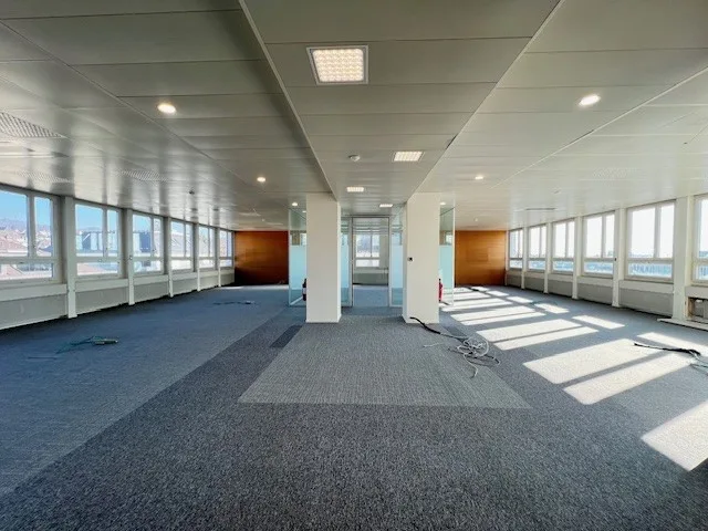 Spazio ufficio luminoso e moderno con terrazza esclusiva nel Seefeld di Zurigo