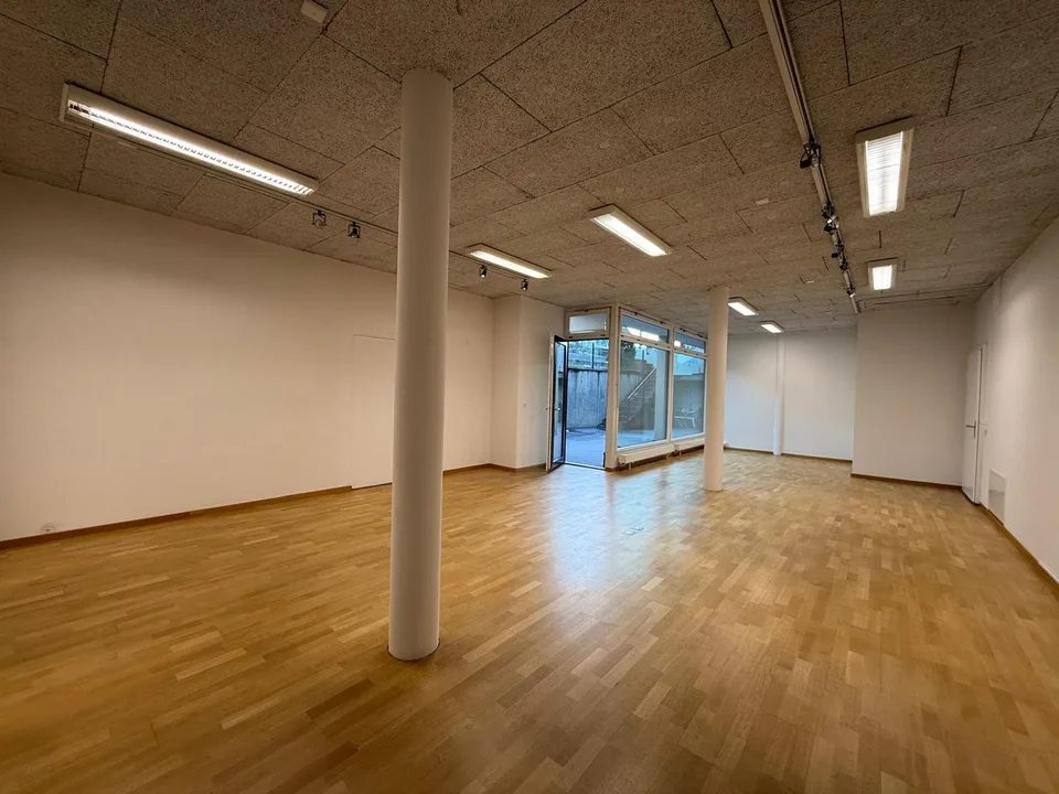 Spazio ufficio/negozio centrale a Belp (attività non alimentare)