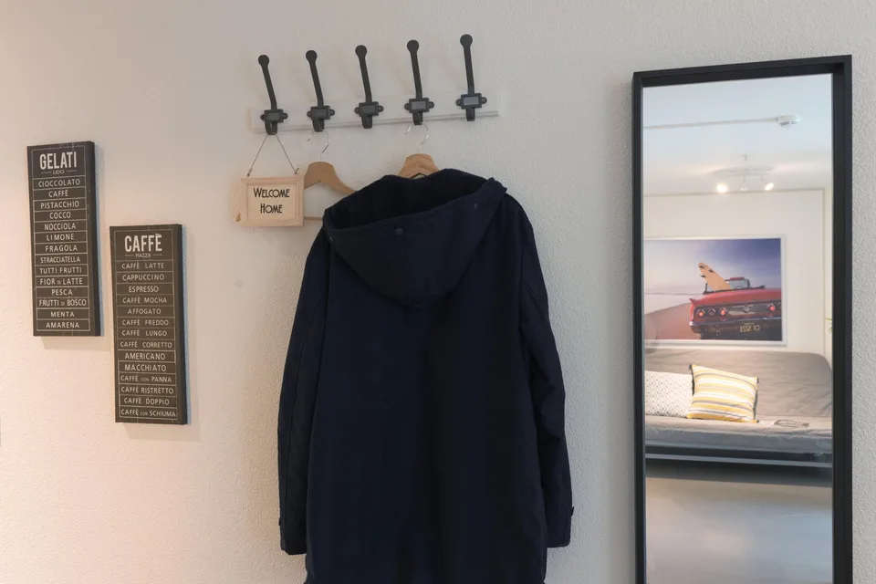 Moderne, möblierte 2-Zimmer-Wohnung mit Balkon in Luzern – foto 6 di 22
