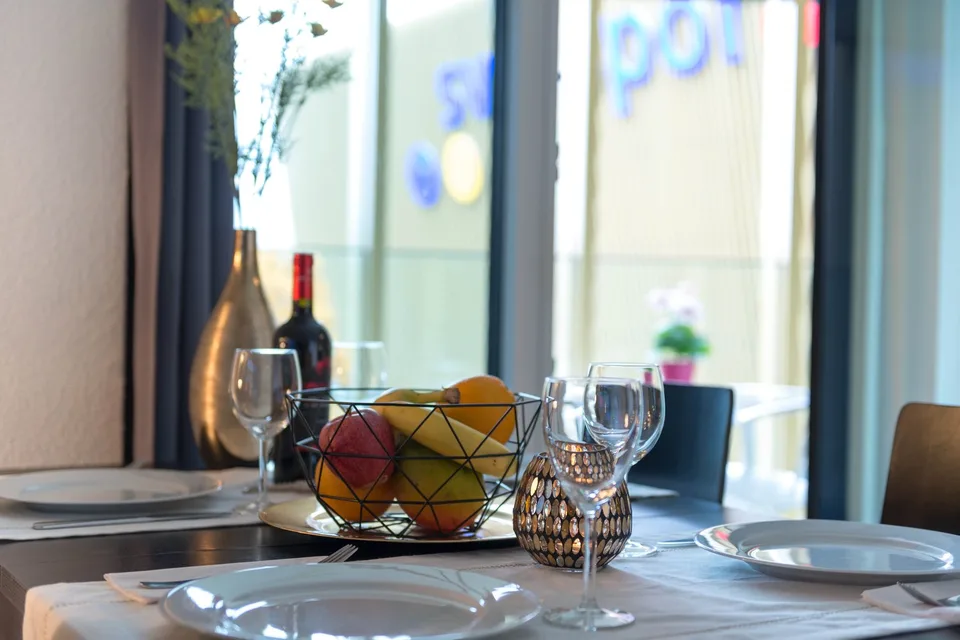 Moderne, möblierte 2-Zimmer-Wohnung mit Balkon in Luzern – foto 14 di 22