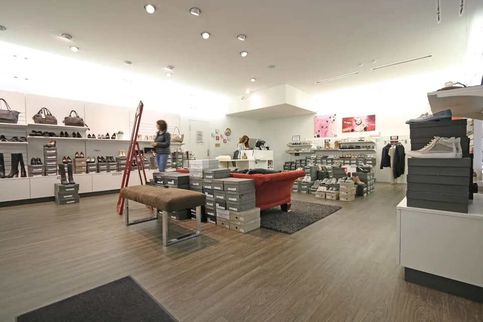 Locale commerciale / spazio professionale nel cuore di Bülach