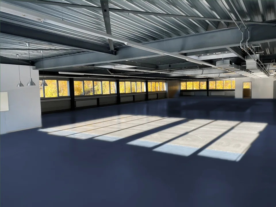 Gewerbeflächen 150-500m2 mit direktem Autobahnanschluss