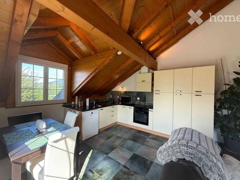 Alloggio arredato a Pont-la-Ville con posto auto