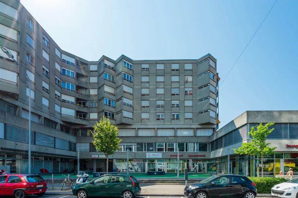 Einstellhallenplätze an zentraler Lage zu vermieten!