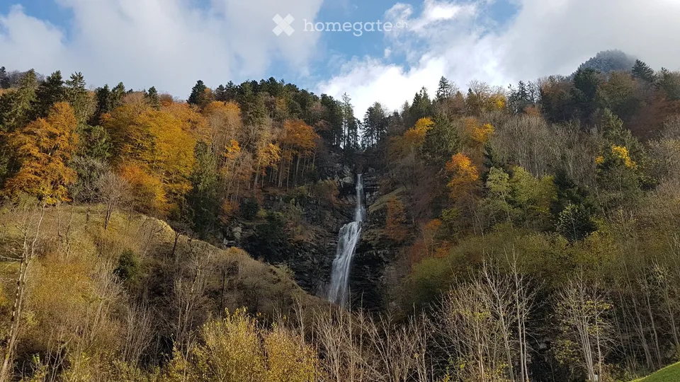 Zimmer mit Sicht zum Wasserfall