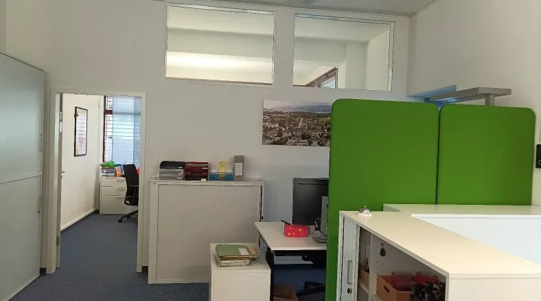 Geräumige Gewerbefläche in Hombrechtikon zu vermieten ab Juli 2026!