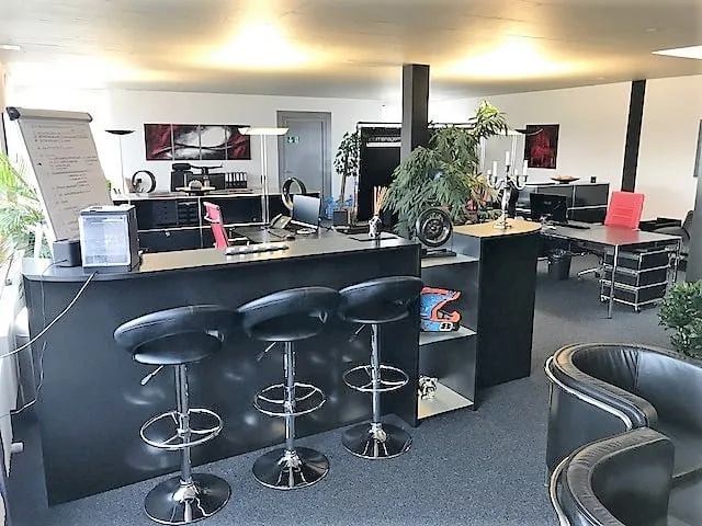 Heller Gewerberaum mit Rundumterrasse – Foto 9 von 13