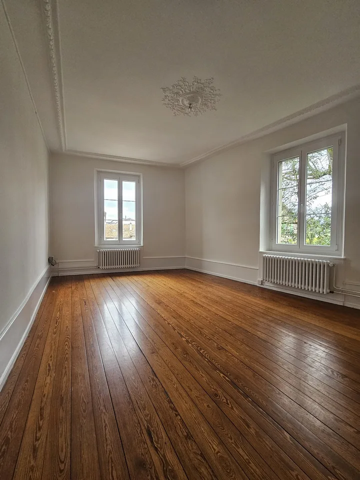 Grand Logement de 5.5 pièces au 1er étage avec cave