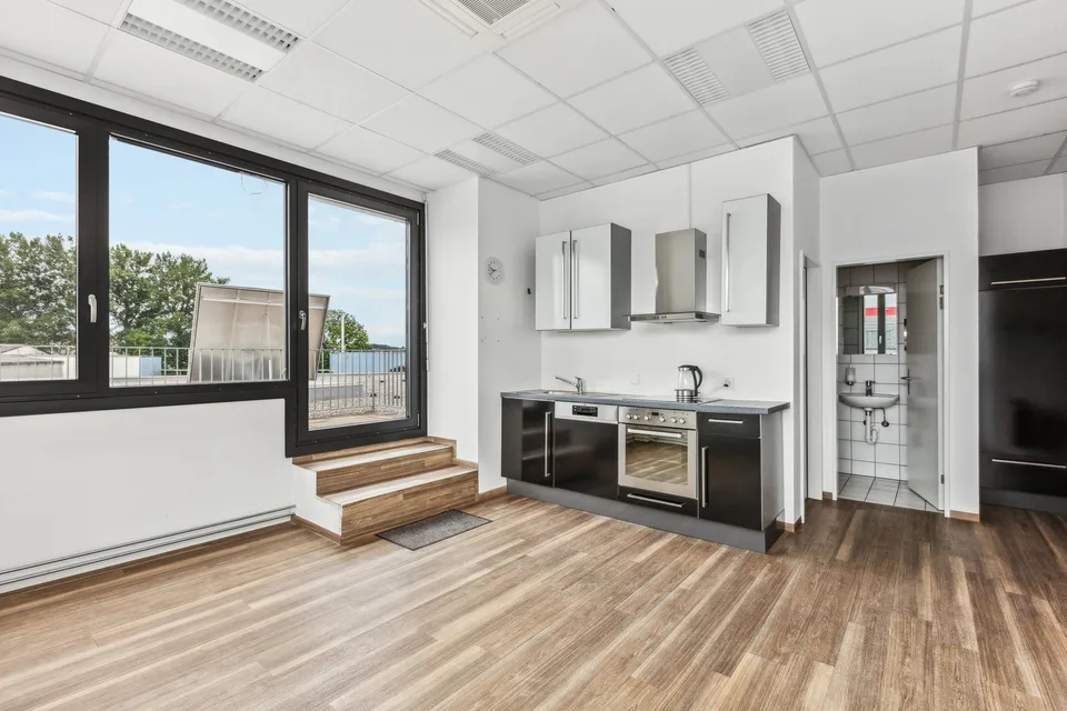 Grosszügige Bürofläche – Foto 8 von 9