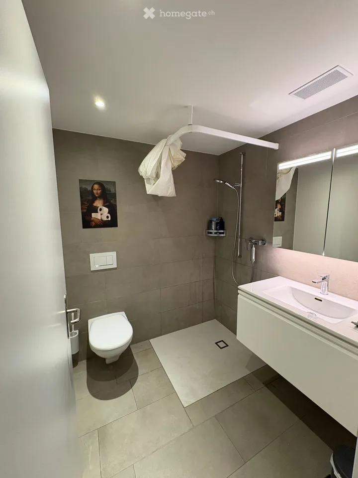 Appartamento moderno 2.5 locali vicino a Stampfenbachplatz a Zurigo