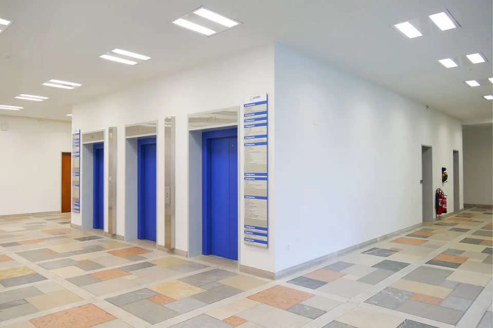Panoramic office in the heart of Rüti – stylish space on the 10th floor – photo 10 of 12