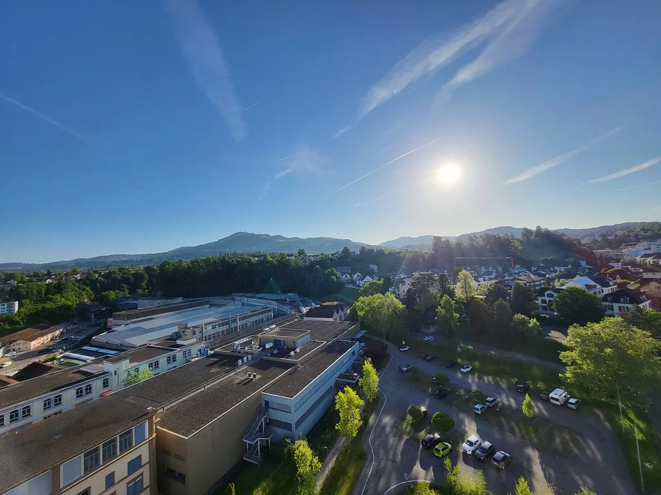 Panoramabüro im Herzen von Rüti – stilvolle Fläche im 10. OG