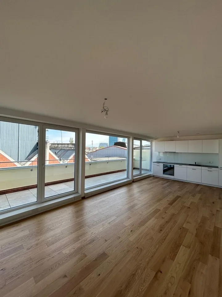 Frisch sanierte 4.5 - Maisonettewohnung mit Terrasse