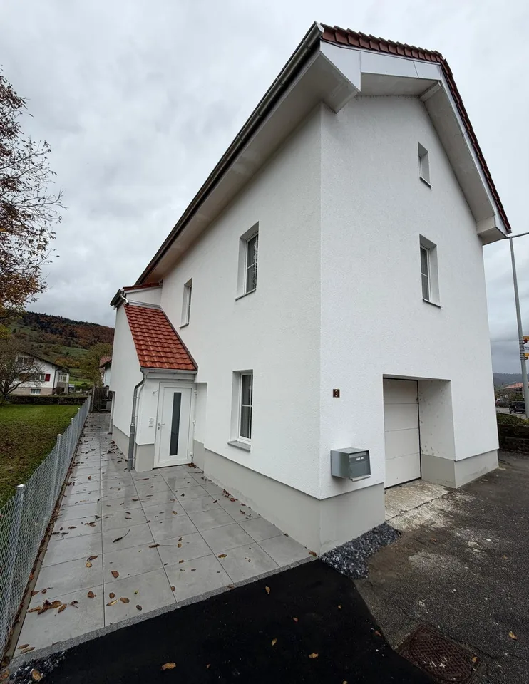 Studio moderno ristrutturato a Haute-Sorne – disponibile immediatamente – foto 6 di 8