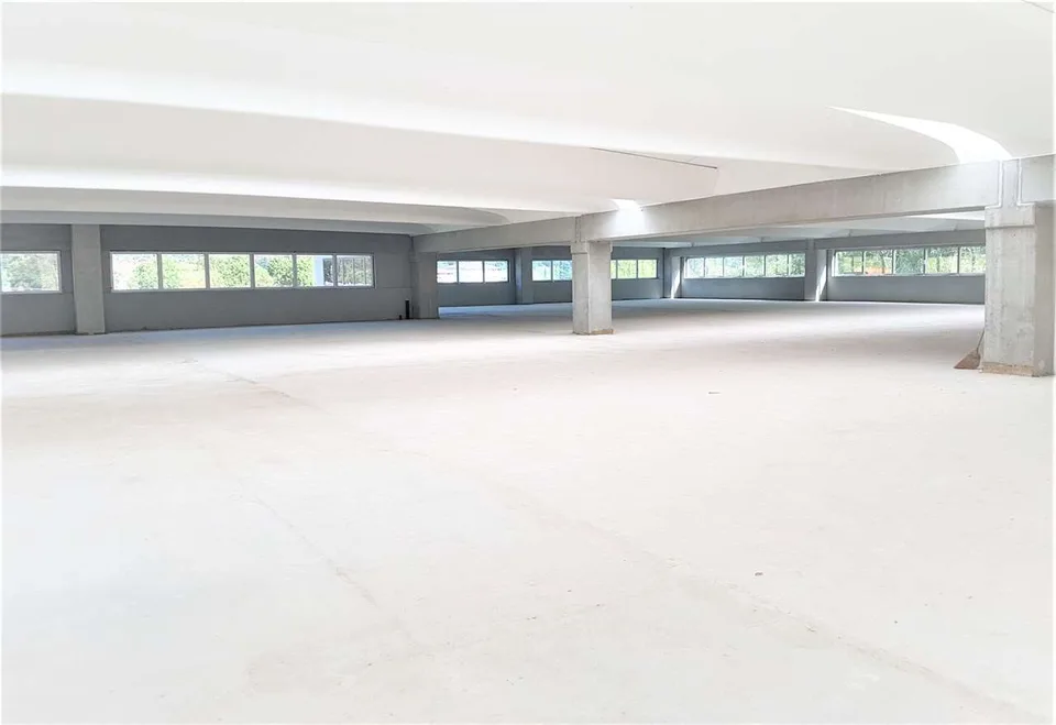 Moderno edificio per uffici/produzione/industriale