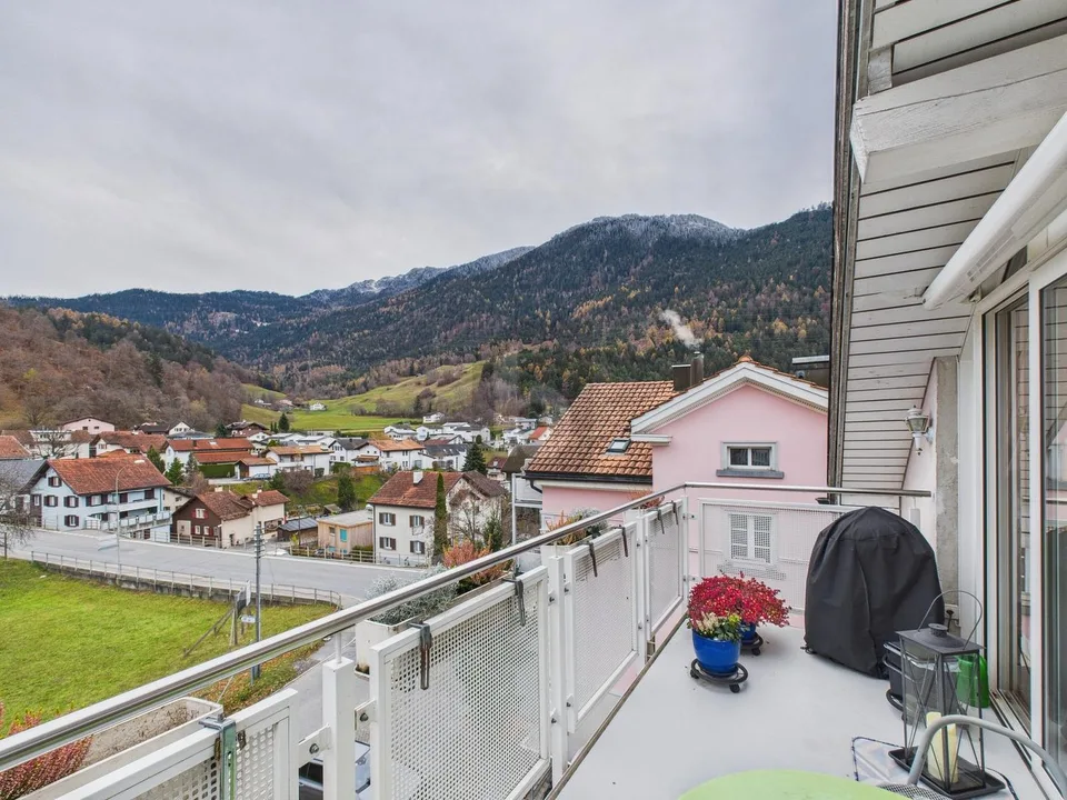 Elegantly renovated with attractive chimney